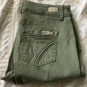 Seven7 High Rise Skinny Green Denim Pants 🌱